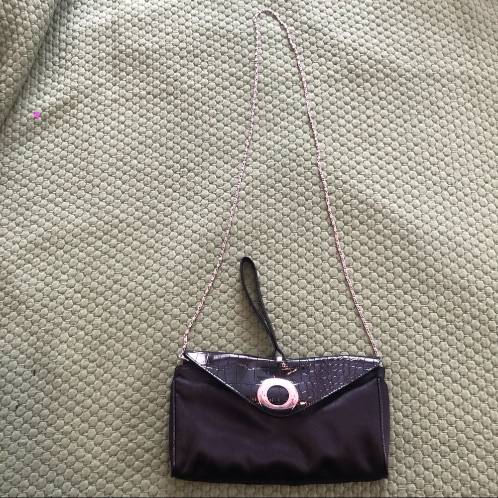 NWOT! Bijoux Terner Black Black Clutch with Strap